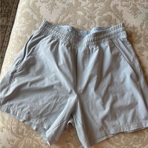 Men’s Lululemon Pace Breaker 5” Short Small, Powder Blue